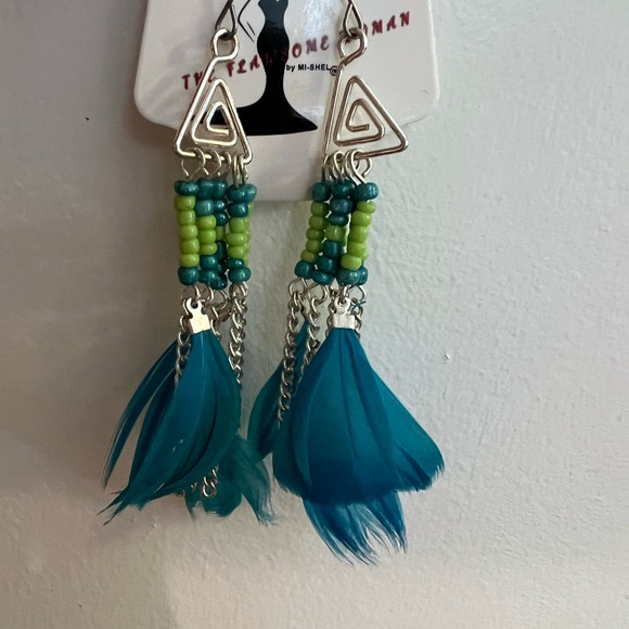 CUTE BEADED AND FEATHER DANGLE EARRINGS - Picture 10 of 11
